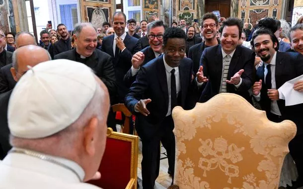 Papa Francisco em encontro com comediantes no Vaticano