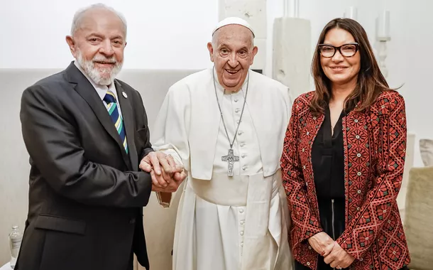 Janja lamenta morte do Papa Francisco e destaca legado de solidariedade: “farol no meio de tantas trevas”