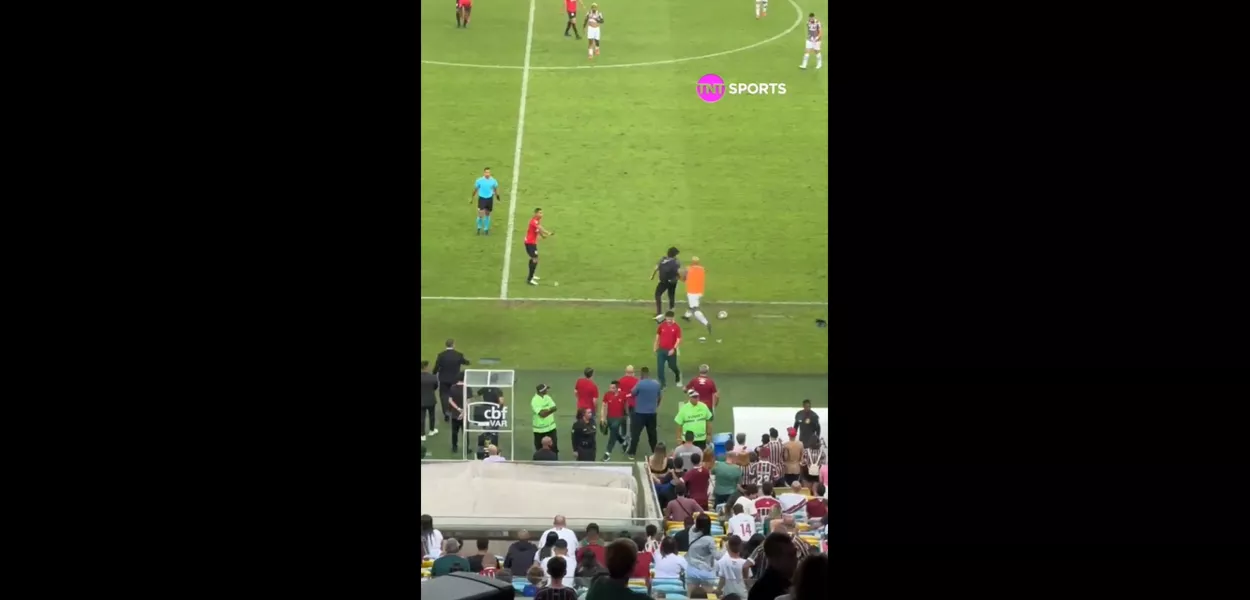 Derrota do Fluminense para o Atlético-GO é marcada por agressões de Felipe Melo e Guga (vídeo)