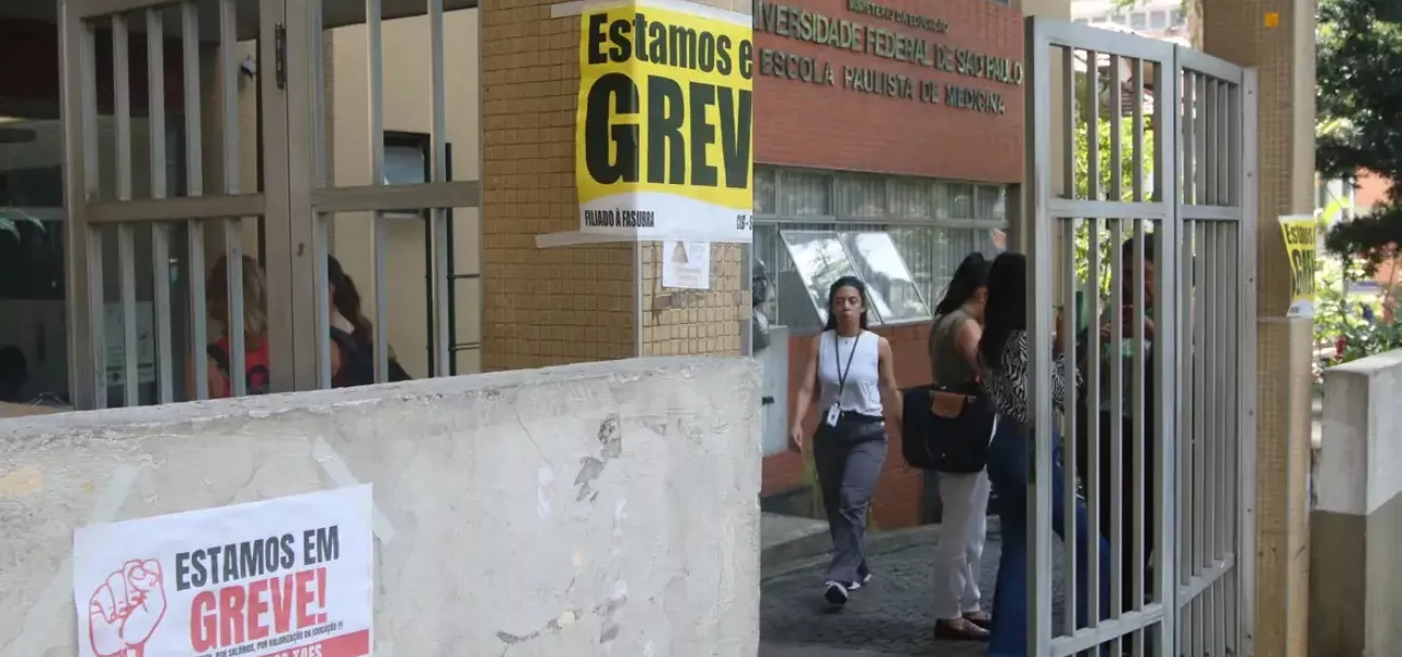 Greve na educação federal  brasileira