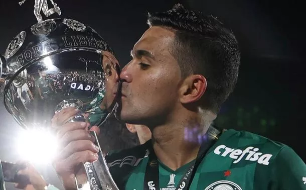 Dudu comemora a conquista da Libertadores 2021 pelo Palmeiras