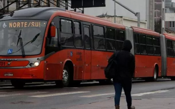 Curitiba: Homem é assassinado em ônibus após defender pessoas de ataques LGBTIfóbicos