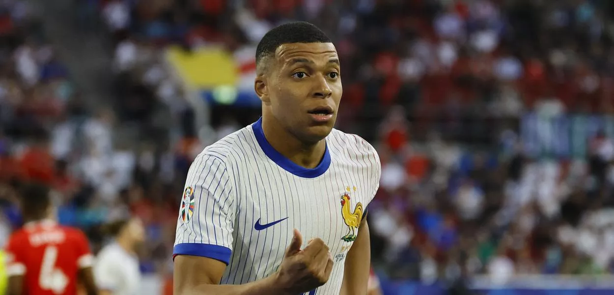 Kylian Mbappé durante partida da seleção da França contra a Áustria pela Eurocopa
