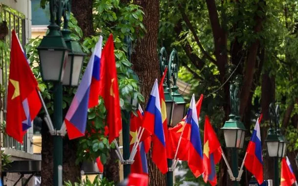 Rússia apoia adesão do Vietnã como país parceiro do BRICS e propõe acordo nuclear