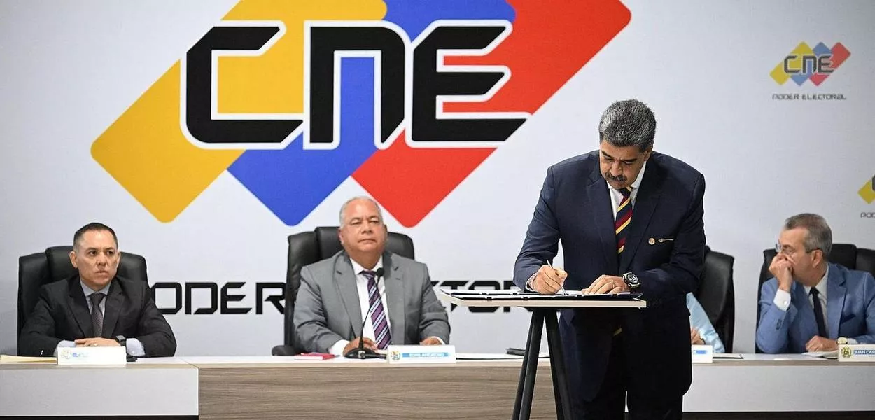 Maduro assina acordo de reconhecimento do resultado eleitoral