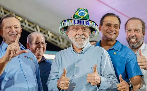 "Chegou a hora da colheita", diz Lula, no Maranhão