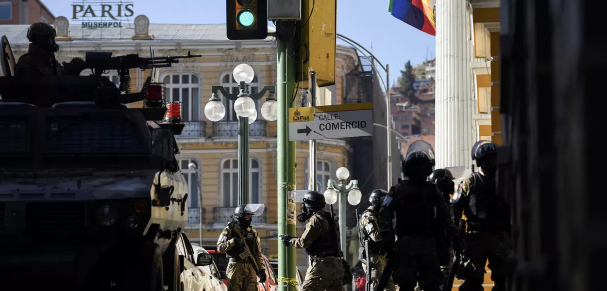 Membros das Forças Armadas em La Paz, na Bolívia