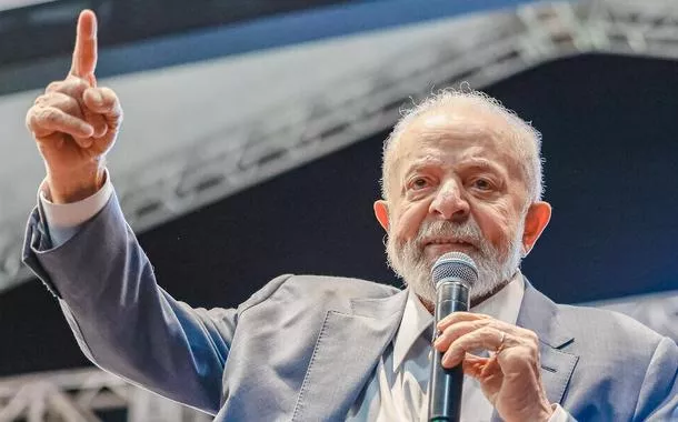 Campos Neto pensa 'ideologicamente igual' a Bolsonaro, diz Lula