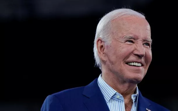 Na Europa, líderes saem em defesa de Biden após gafes, enquanto a imprensa diz que ele "parece acabado"