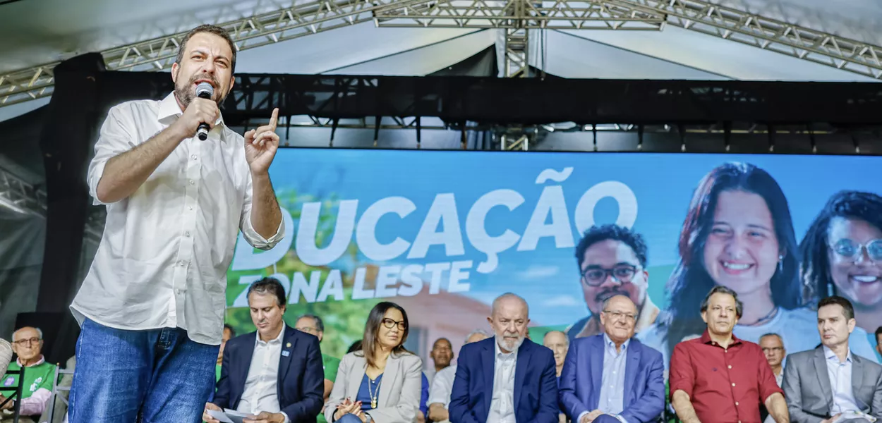 Guilherme Boulos discursa em evento do governo federal em São Paulo