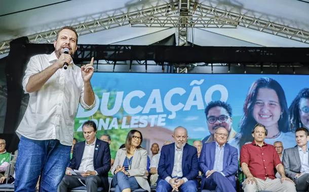 Guilherme Boulos discursa em evento do governo federal em São Paulo
