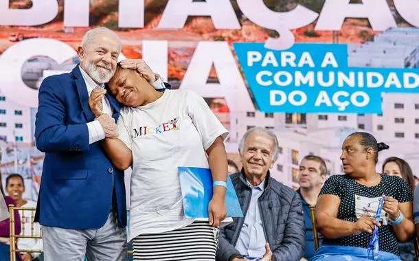 Lula entrega obra habitacional no Rio de Janeiro
