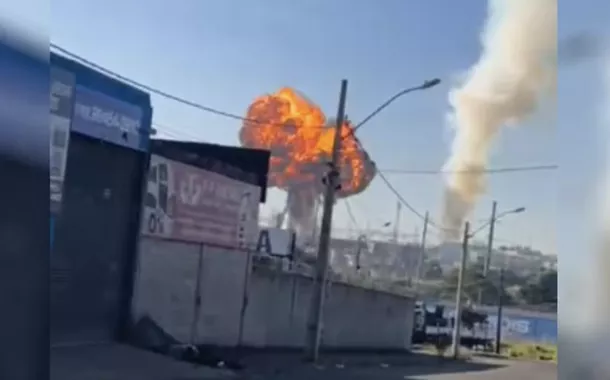 Bola de fogo se forma no ar após explosão em subestação da Equatorial Energia, em Goiânia (GO)