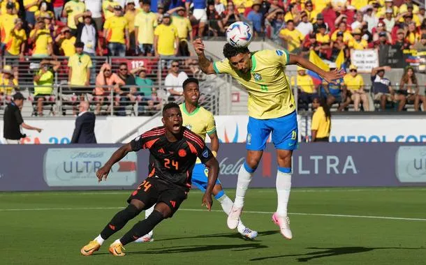 Marquinhos em jogo do Brasil contra a Colômbia