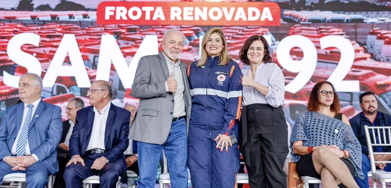Cerimônia de entrega de 280 novas ambulâncias do SAMU