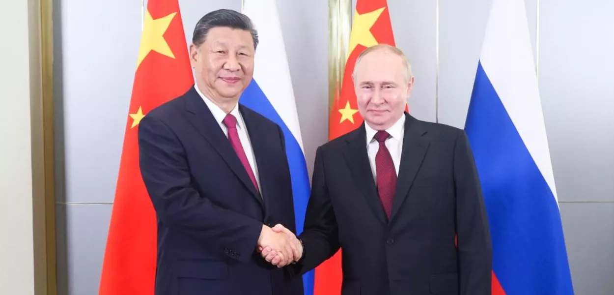 Xi pede que China e Rússia continuem a fortalecer alinhamento das estratégias de desenvolvimento