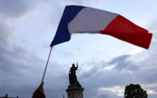 Entenda o que pode acontecer na França depois que a esquerda venceu as eleições, mas sem maioria absoluta