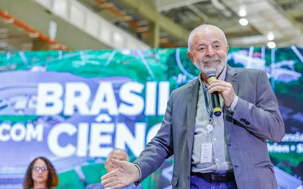 "Este país não pode retroceder", afirma Lula ao lançar laboratório Orion