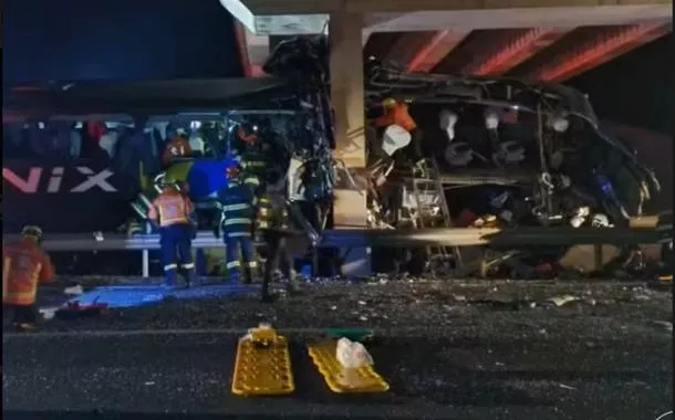 Acidente com ônibus em rodovia no interior de SP deixa 10 mortos