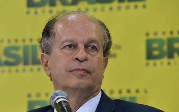 “Temos uma elite econômica malthusiana que não acredita no Brasil”, afirma Renato Janine Ribeiro