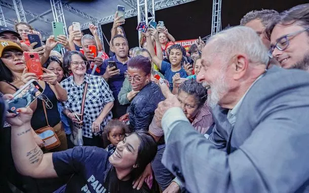 "Sempre que se tenta fazer política social, dizem que se gasta demais", diz Lula