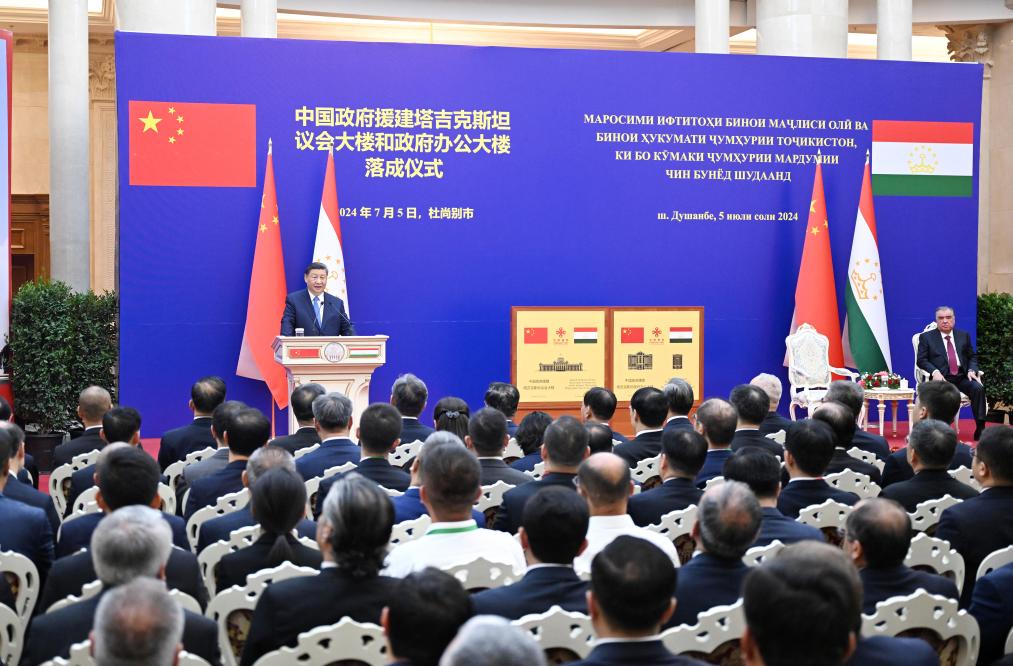 Xi e presidente tadjique Rahmon participam da inauguração de prédios do parlamento e do governo auxiliados pela China