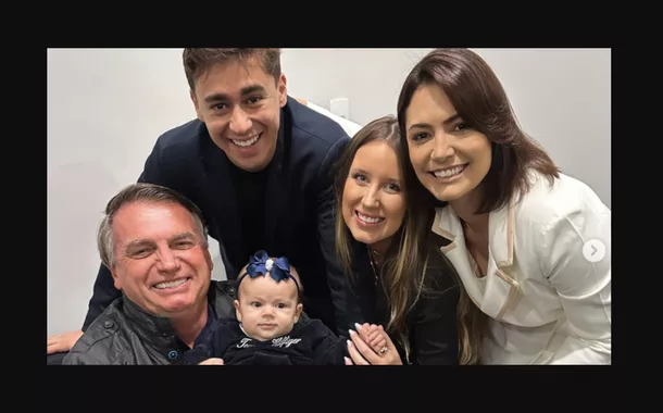 Jair e Michelle Bolsonaro com a familia de Nikolas Ferreira