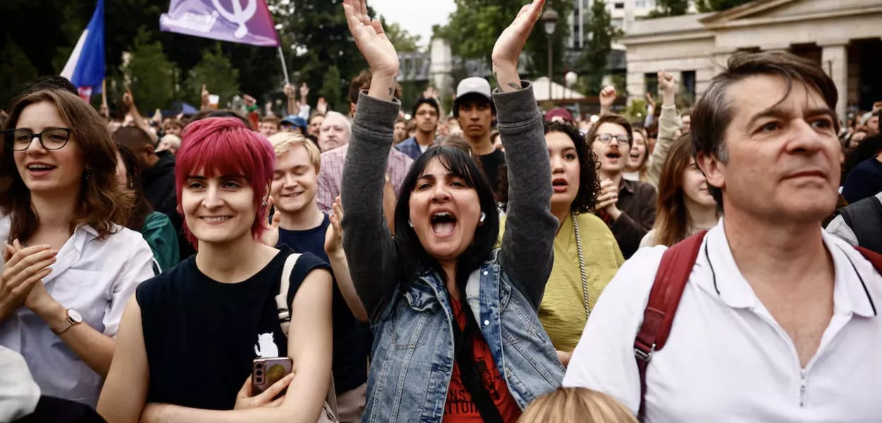 Eleitores celebram vitória da esquerda na França