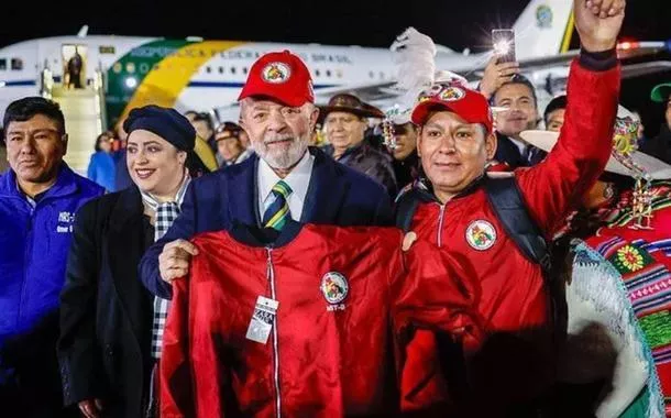 Lula desembarca na Bolívia e diz que tentativa de golpe é “imperdoável”