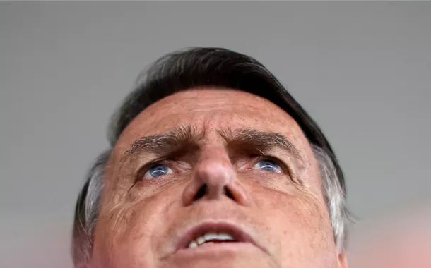 Bolsonaro explode com Ramagem após saber que ele guardou áudio da reunião que blindou Flávio: “deveria ter destruído”