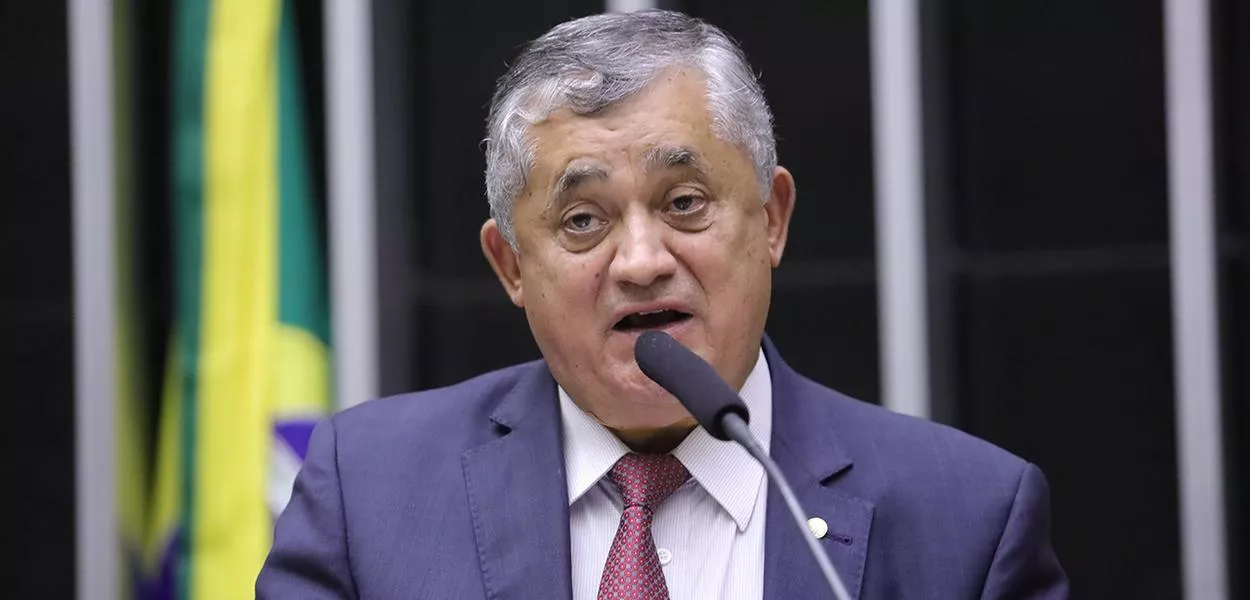 José Guimarães