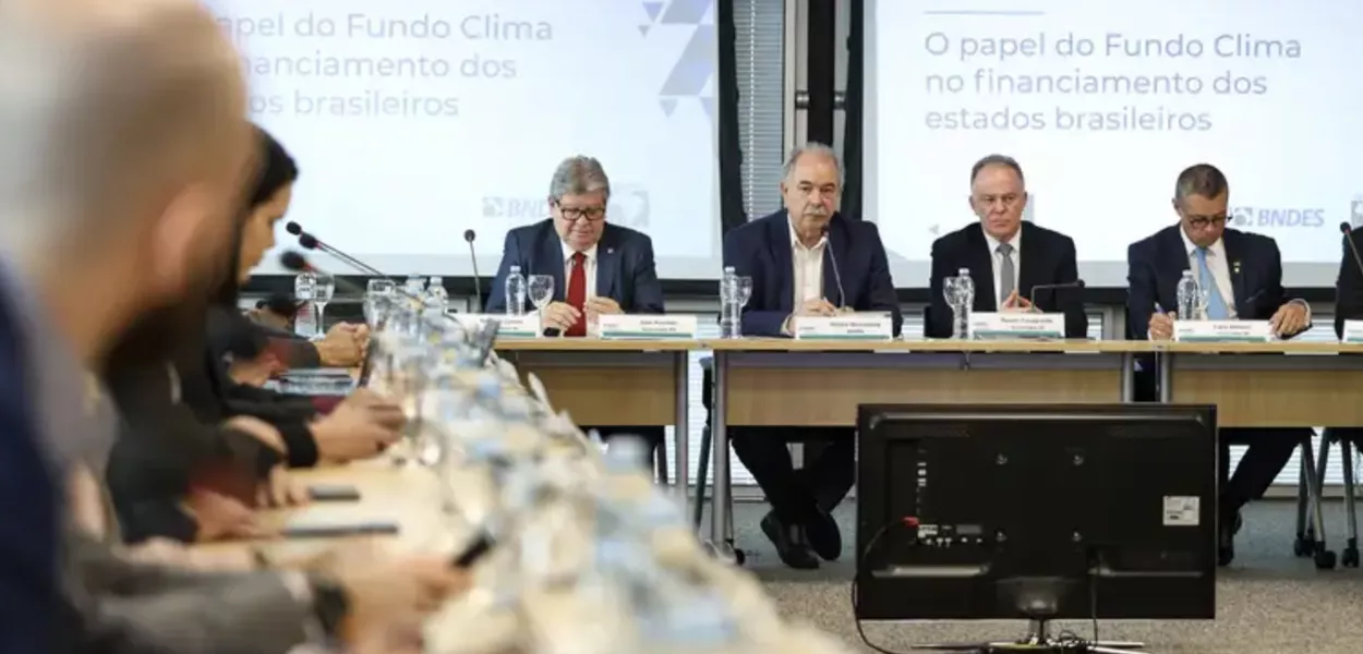 Rio de Janeiro (RJ), 10/07/2024 – Reunião de apresentação do Fundo Clima do Banco Nacional de Desenvolvimento Econômico e Social (BNDES) a governadores do Consórcio Brasil Verde, na instituição, no centro do Rio de Janeiro