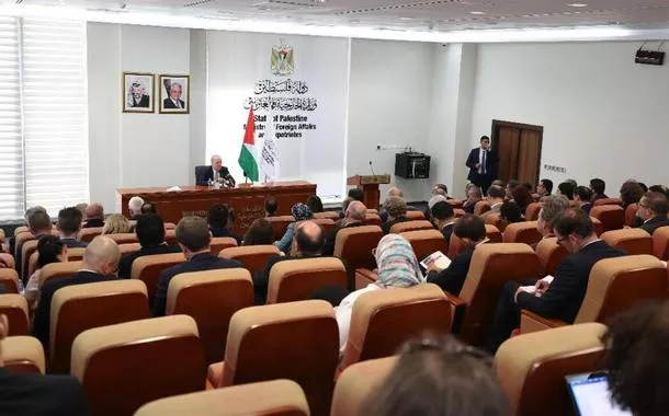 Primeiro-ministro palestino alerta corpo diplomático para situação catastrófica provocada pelo genocídio em Gaza
