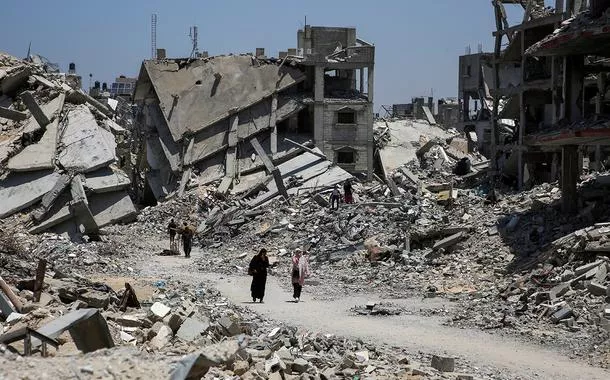 Ataques israelenses em Gaza matam 61 pessoas em 48 horas meio a esforços da ONU por vacinação