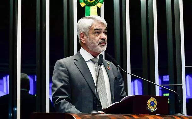 Presidente interino do PT, Humberto Costa defende diálogo para resolver disputa na sucessão de Gleisi