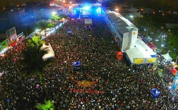 Noite de chuva, frio e muito romantismo no Festival de Inverno de Garanhuns