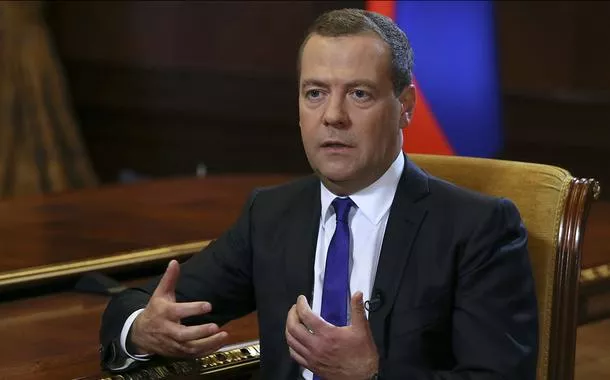 Medvedev diz que Trump já venceu, a menos que seja assassinado