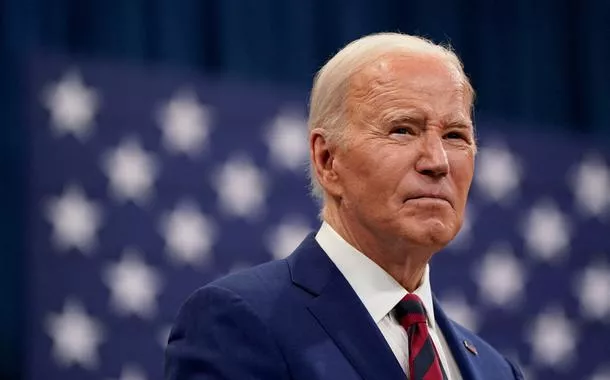 Biden avisou assessores sobre desistência um minuto antes do anúncio