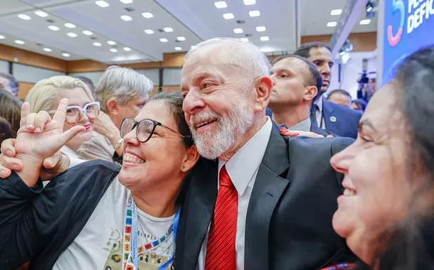 Lula com a população