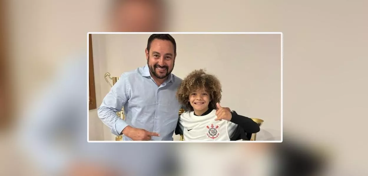 Lucas Flora (com a camisa do Corinthians)