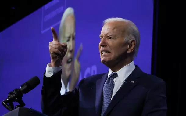 Biden critica "visão sombria"avião pixbetTrump e promete continuar campanha