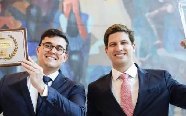 João Campos oficializa ex-chefe de gabinete como candidato a vice no Recife