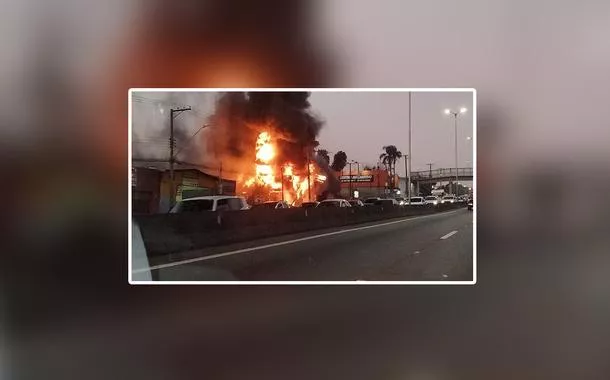 Incêndio na borracharia Raposo Tavares