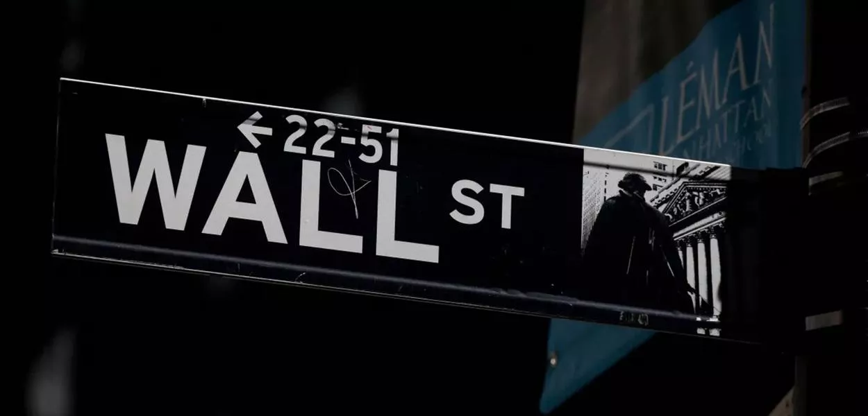 Wall Street, rua onde fica a Bolsa de Valores de Nova York (EUA)