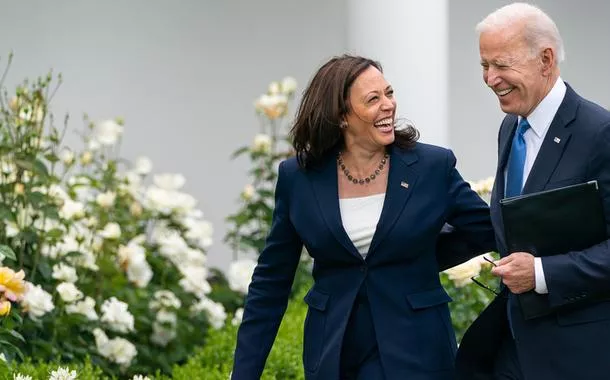 Joe Biden anuncia que apoiará candidatura de Kamala Harris à presidência