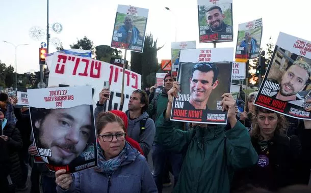 Protesto em Jerusalém pela libertação de reféns de Gaza
  9/4/2024   REUTERS/Ronen Zvulun