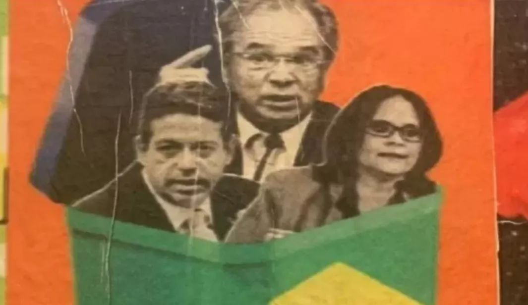 Fragmento da coleção "Bandeira", da artista visual Marília Scarabello, que foi exposta na Caixa Cultural de Brasília