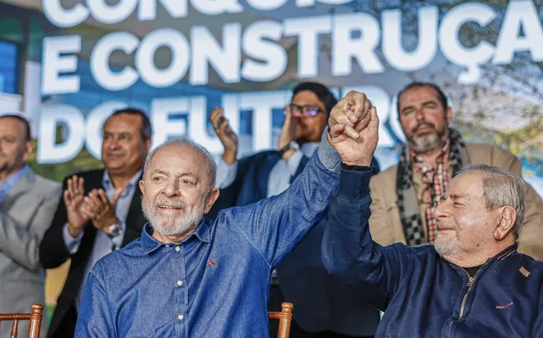 'Minha obsessão é permitir que todas as pessoas tenham o direito de estudar', diz Lula