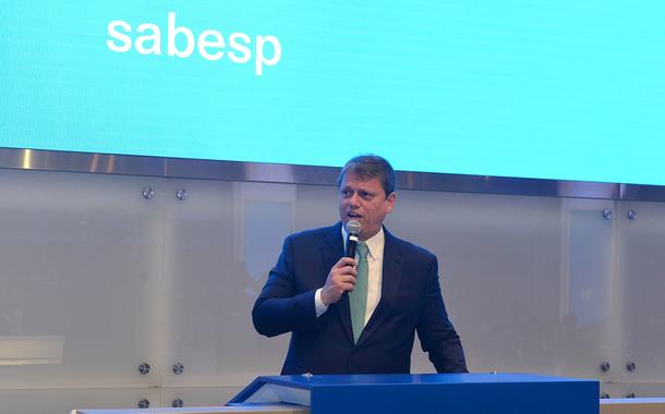 Tarcísio defende entrega da Sabesp sem concorrência e com preço abaixo do valor de mercado da empresa