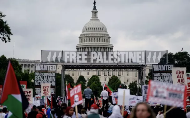 Polícia dos EUA ataca manifestantes durante discurso de Netanyahu (vídeo)